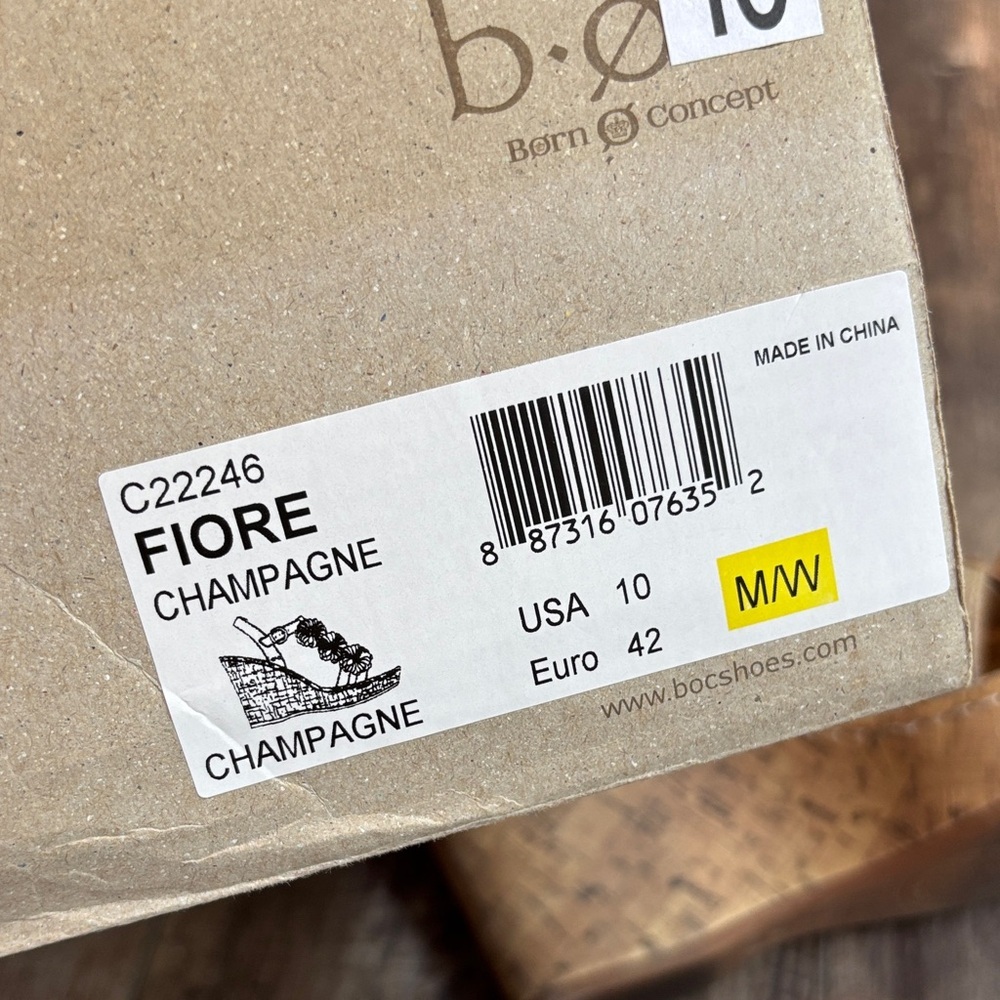 b.o.c. Born Concept Women's Fiore Champagne Sandals with Floral Accents Size 10 - Picture 13 of 14